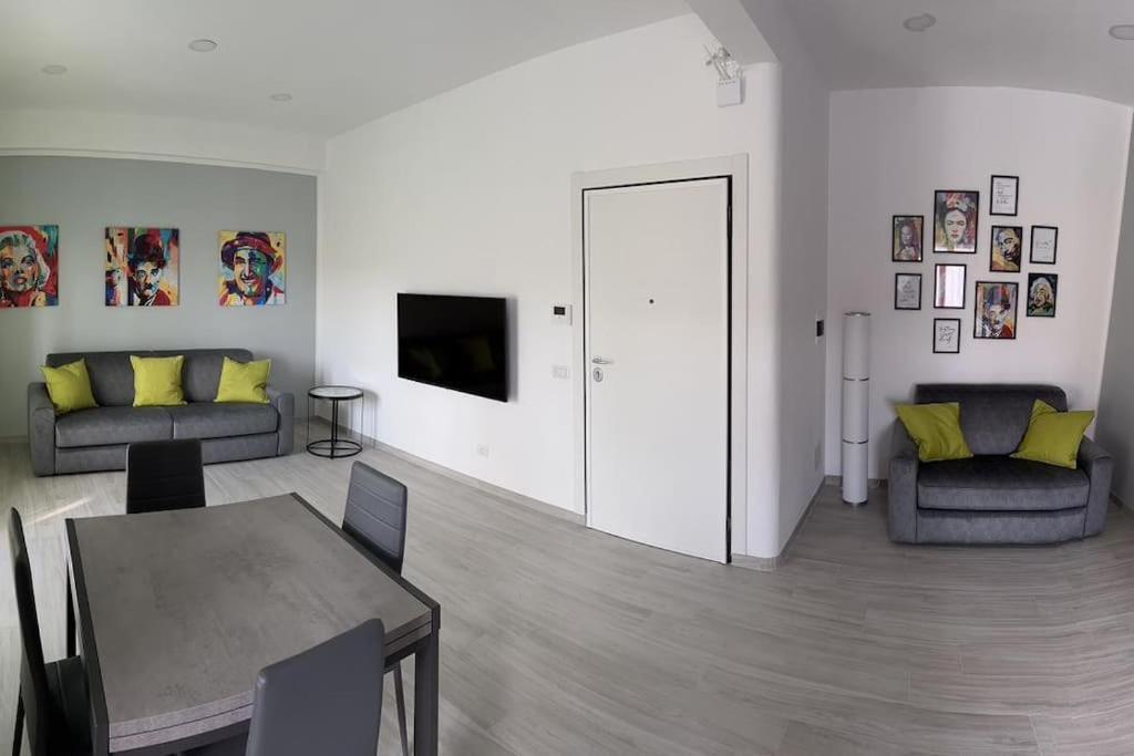 Simply House Civitavecchia Bagian luar foto